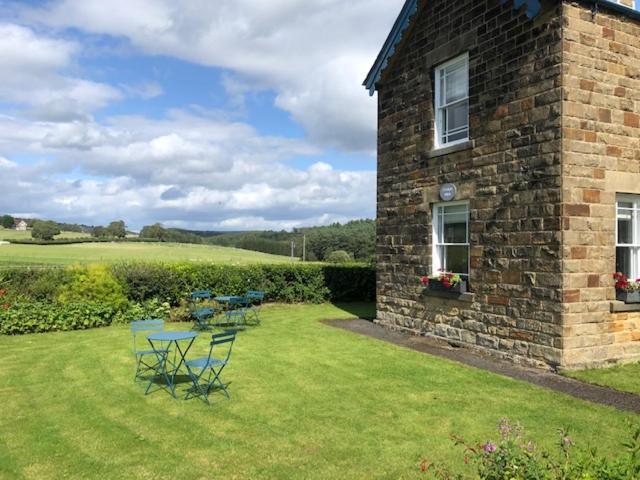 Hassop Station Apartment On The Monsal Trail 贝克韦尔 外观 照片